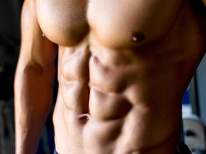 La rutina definitiva para marcar abdominales según un experto en entrenamiento y fit
