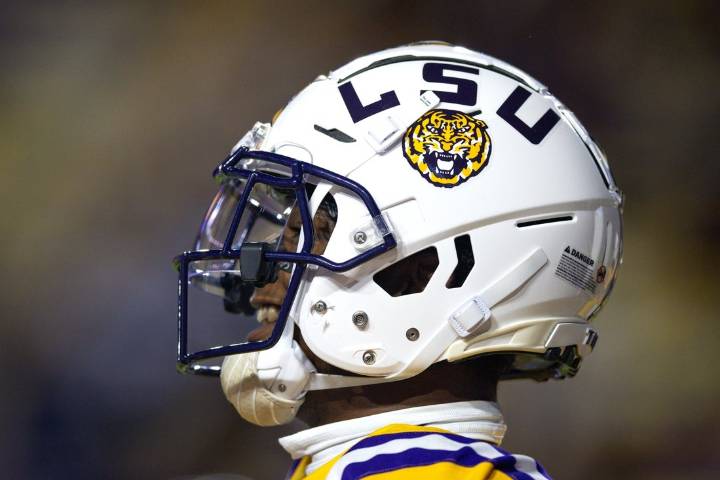 Deadspin | LSU parts ways with embattled AD Scott Woodward