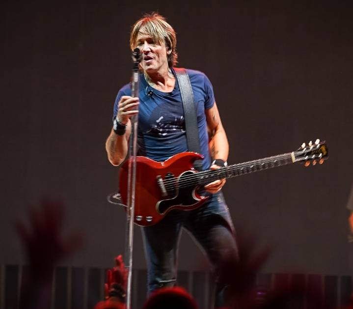 Cele|bitchy | Keith Urban, 57, might be in the midst of a midlife crisis…or is it a Saturn Return?