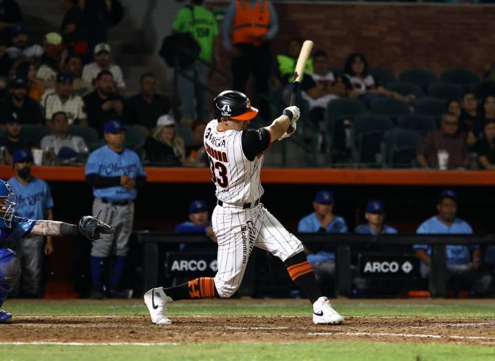 José Cardona alcanza los 500 hits y Naranjeros gana el clásico sonorense