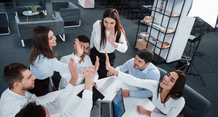 Ansiedad y estrés laboral, los enemigos de la productividad: la receta empresarial para la salud mental
