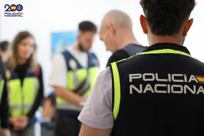 Detenido un hombre por matar de una puñalada a su compañero de piso y trabajo en Huelva