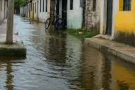 Habitantes del barrio Mar del Plata en Ciénaga alertan por desbordamiento del mar