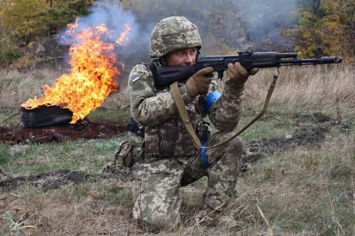 Russia attacks Ukraine's power grid as Moscow worries over US Tomahawk missiles