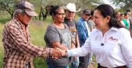 Lleva Patty Chío energía eléctrica a la col. Nuevo Amanecer en Nva Apolonia