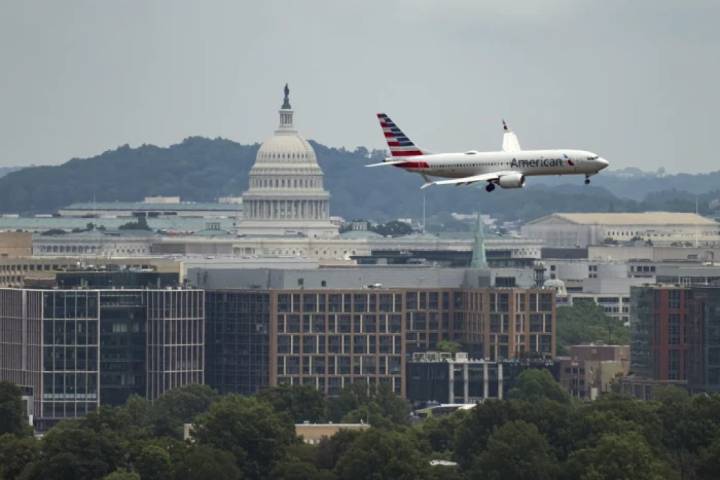 Airline industry already showing signs of trouble amid fed shutdown