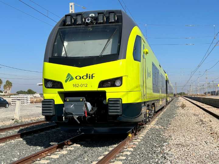 Adif mantendrá interrumpida la circulación entre Tarragona y Castellón, hasta este martes