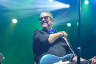 The Mavericks frontman Raul Malo is battling stage 4 cancer. Here’s the latest