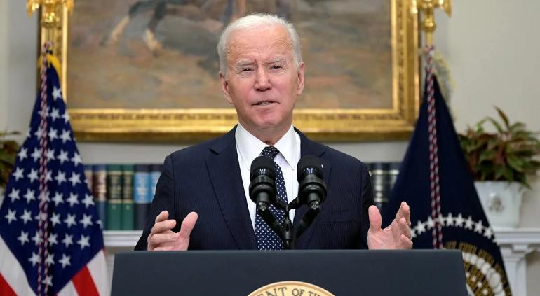 Crisis institucional por acciones firmadas sin aval de Biden, alertan