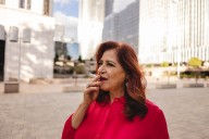 Dear Annie: Smoker’s stink in the office makes me sick