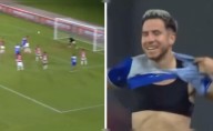 Adrián Ugarriza marcó el gol del triunfo para su equipo al último minuto, pero fue expulsado por celebrar quitándose la camiseta