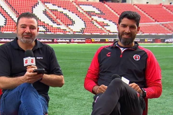 Loco Abreu: Les da miedo aceptar que Gil Mora es jugador Clase A