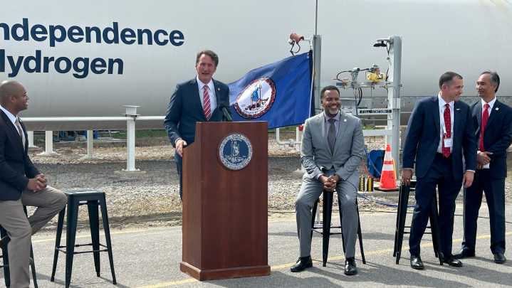 VA governor cuts both a ribbon and Democrats in visit to Petersburg