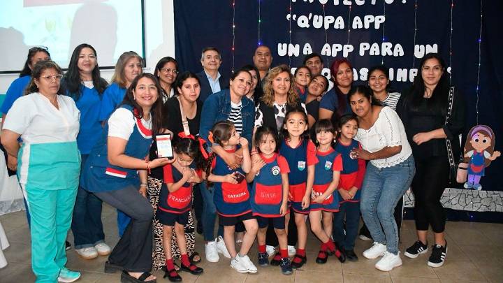 Alumnos diseñaron una app para colaborar con la limpieza del barrio de Abril
