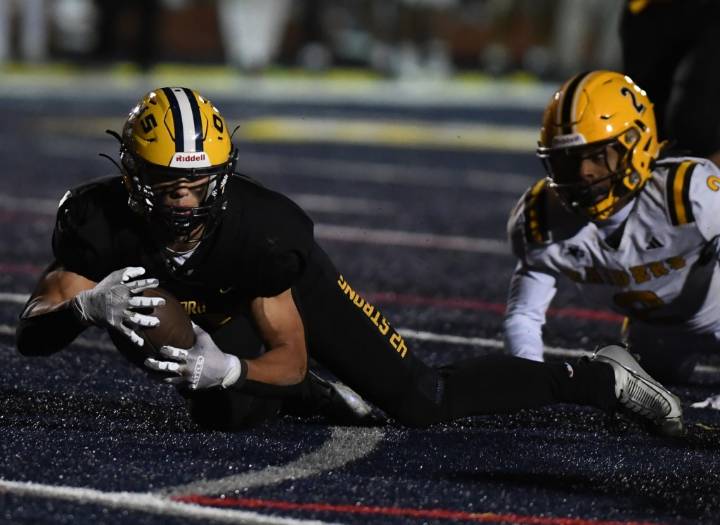 Oxford boosts playoff odds with 27-14 comeback win over North Farmington