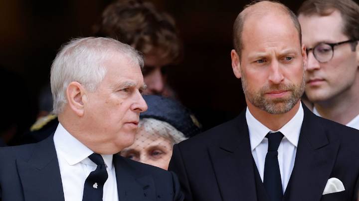 Prince William's 'ruthless' approach for dealing with Prince Andrew - royal biographer compares it to Edward VIII