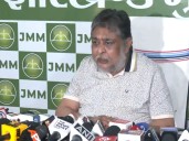 "Contradictions within NDA, Mahagathbandhan":JMM ahead of...