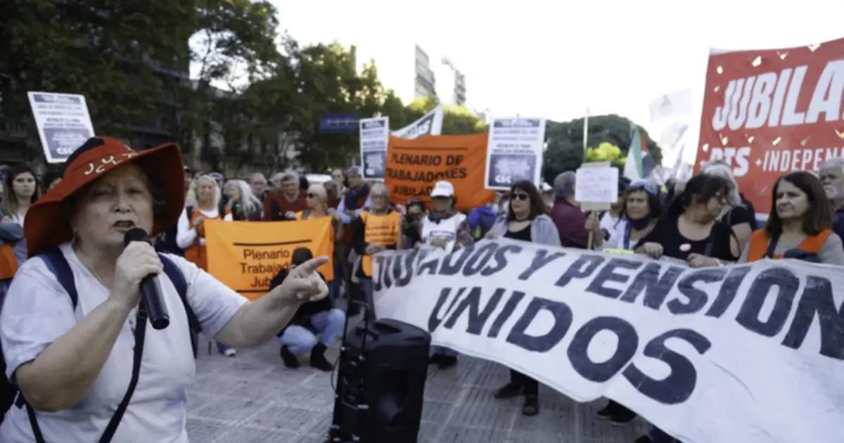 Incidentes frente al Congreso: otra represión en la marcha de los jubilados
