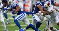 Daniel Jones throws for 2 touchdowns as the Colts rally past the Cardinals for a 31