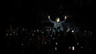 Milei cantó con su banda y le agradeció “a Karina, a Santiago Caputo y a Las…