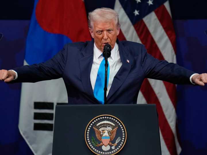 Donald Trump meets with Xi Jinping in bid to lower US