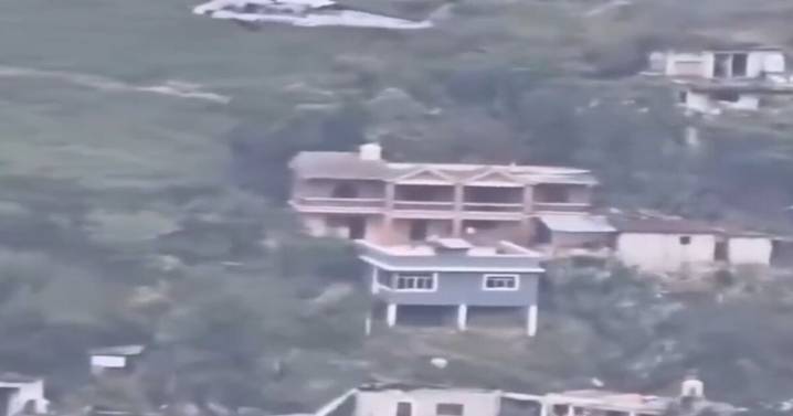 Helicóptero con víveres provocó daños, desprendimiento de techos y láminas en viviendas de Hidalgo