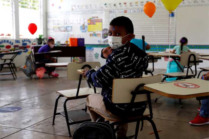 Casi 77.000 estudiantes en Puerto Rico acortarán clases por rotura en sistema de agua