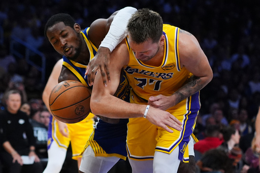 Doncic anota 43 puntos, pero los Warriors de Butler vencen a los Lakers, que debutan sin LeBron