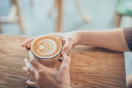 Estos son los beneficios de tomar café cada día al despertar
