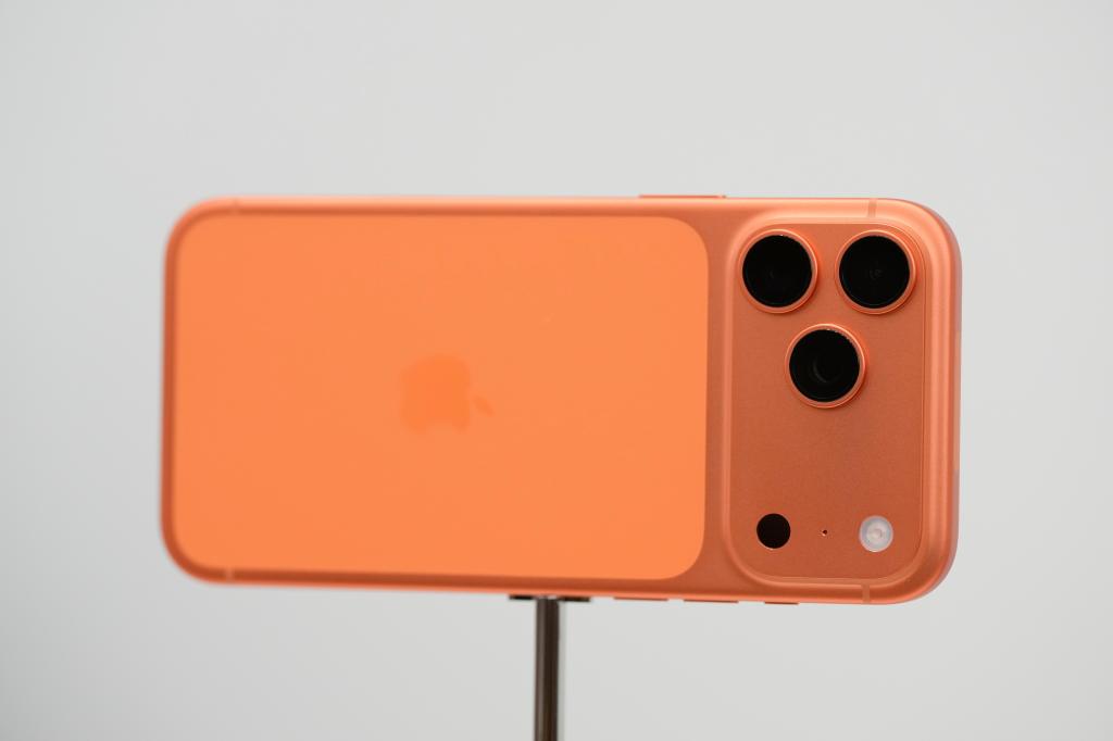 Apple’s new iPhone outsells previous model by 14% in US, China