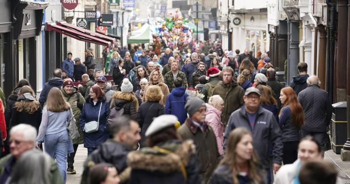 Retail sales predicted to fall in Budget run-up as UK waits in fear over taxes