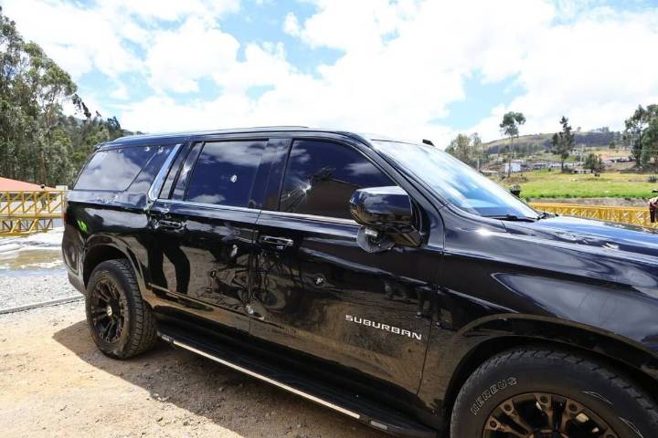 “Tentativa de asesinato”. Ecuador: un grupo de manifestantes atacó con piedras y disparos la caravana del presidente Noboa