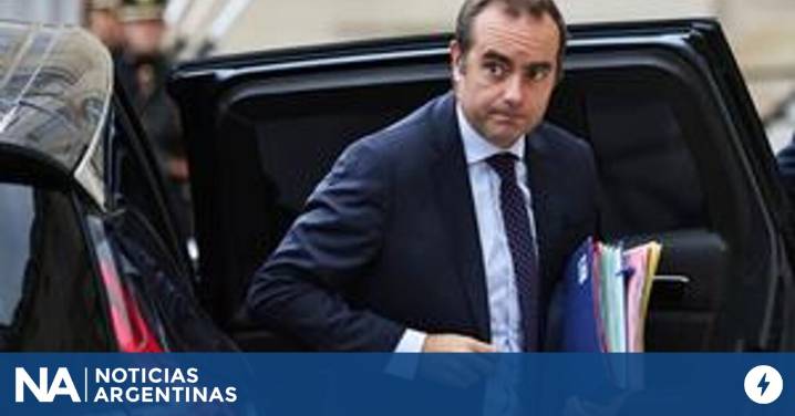 Macron renovó el nombramiento de Sébastien Lecornu como primer ministro francés