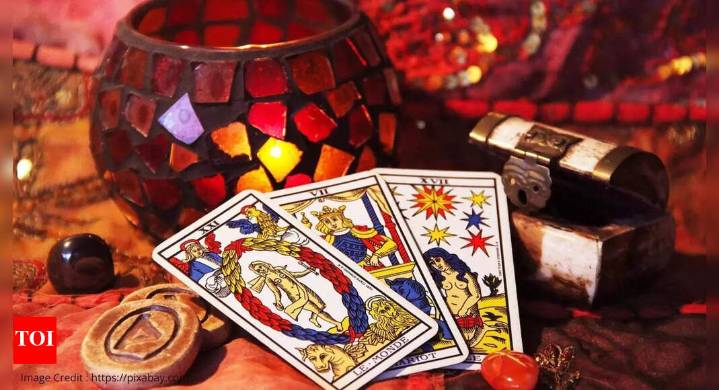 Tarot Cards Horoscope Today, October 29, 2025: Moon in Capricorn to favour strategic thinking, Tarot reveals clarity for these zodiac signs