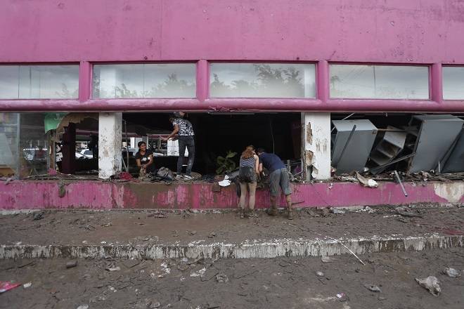 Decesos por lluvias en México suben a 42