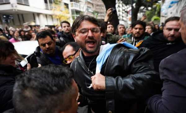 "Andan nerviosos, me custodia Francisco": Grabois apuntó contra Bullrich, calificándola de "señora horrible"