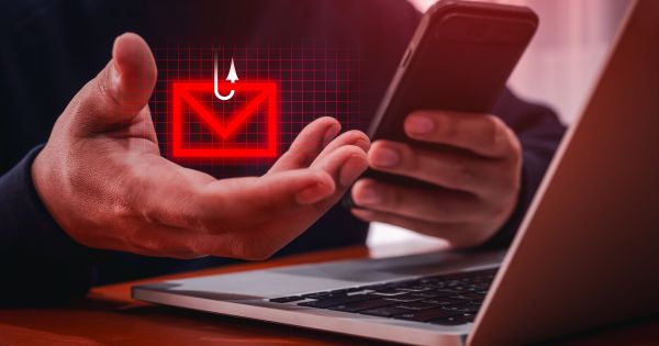 Alerta | Si recibes este mensaje de texto, no lo abras: podrías perder todo tu dinero