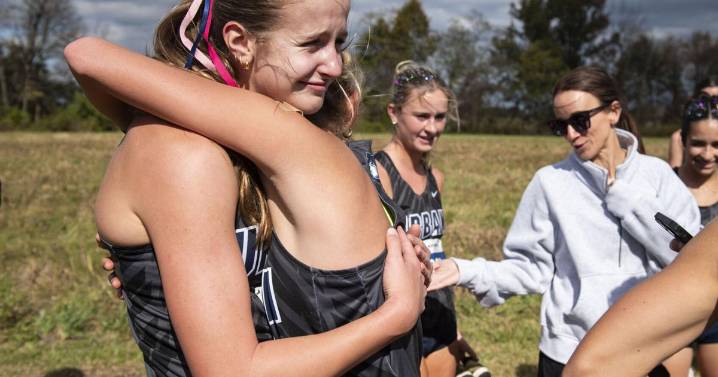 FCPS Girls Cross-Country Championships: Well-rested Miner gets first county title to help Hawks win girls crown