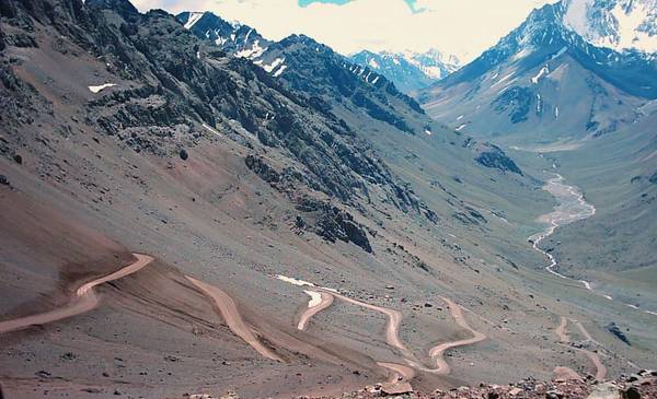 Está en medio de la Cordillera de los Andes: la ruta "más impactante" de Argentina