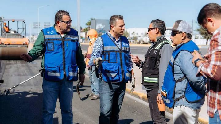Recorre alcalde trabajos de recarpeteo en boulevard Fuentes Mares