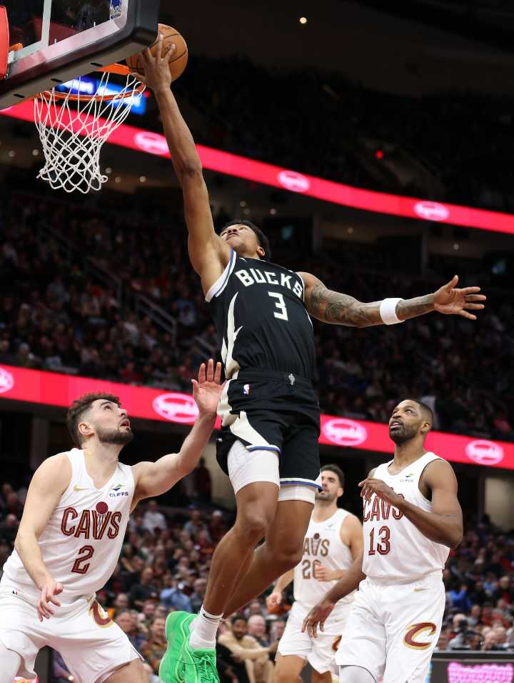 Portland Trail Blazers sign 3 players, including former 1st