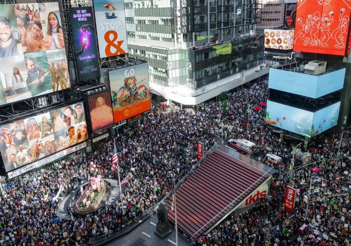 'No Kings' protests against Trump bring a street party vibe across U.S. as GOP calls them 'hate America' rallies