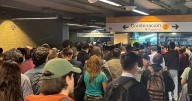 Aglomeraciones en Línea 2 del Metro tras retraso de frecuencia por falla técnica de tren