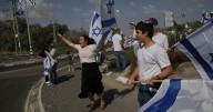 Palestinian prisoners arrive in Gaza after being released from Israeli prison as part of ceasefire