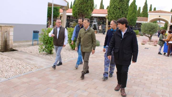 El Cementerio de Albacete se prepara para el Día de Todos los Santos