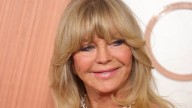 Goldie Hawn Is Aging Like Fine Wine & These Photos Prove It