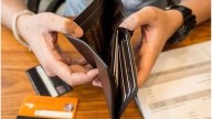 El gobierno eliminó la equiparación de los salarios de trabajadores estatales de planta y contratados