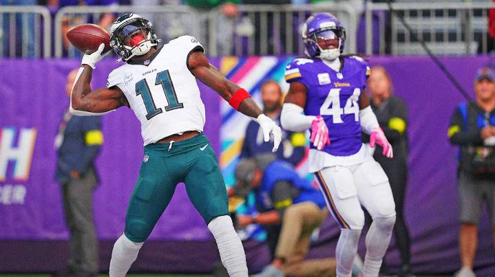 Look what happens when the Eagles actually throw the dang ball to A.J. Brown down the field