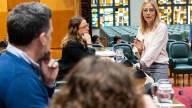 La rebaja de 3,5 millones en Plusvalías que pide Vox y la subida del agua marcan la negociación