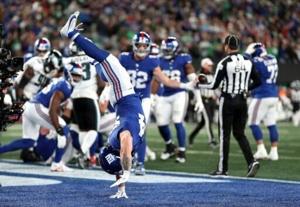 Giants stun Super Bowl champion Eagles 34